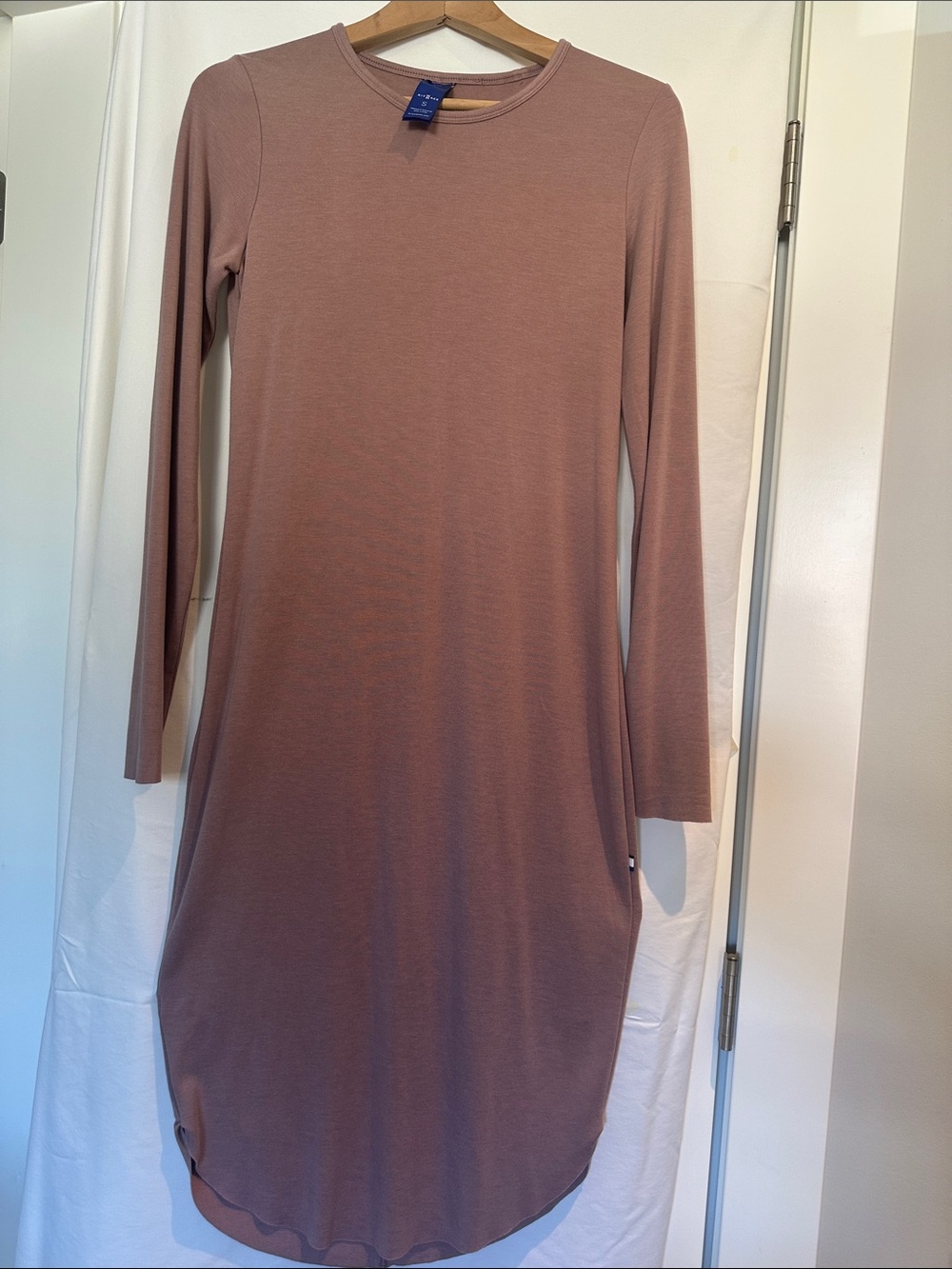Kit and Ace Mauve Long-Sleeve Crewneck Midi Dress
